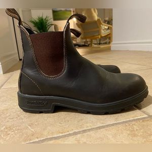 Like new Blundstone original 500 size women US 8/UK 5